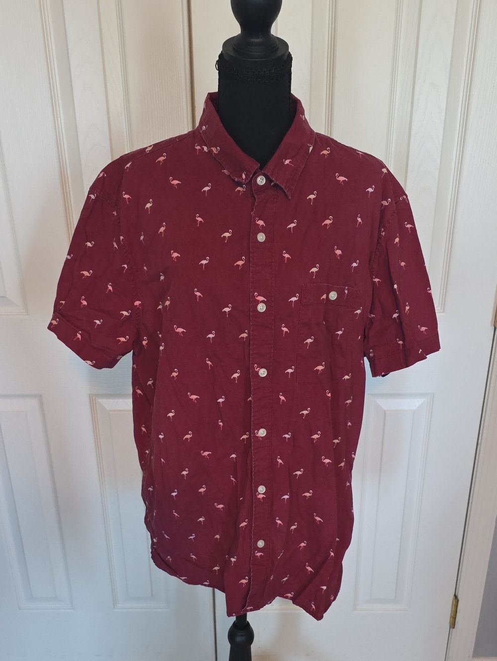 Men's Short-Sleeve Button-Up Shirt in Burgundy with Flamingo Print
